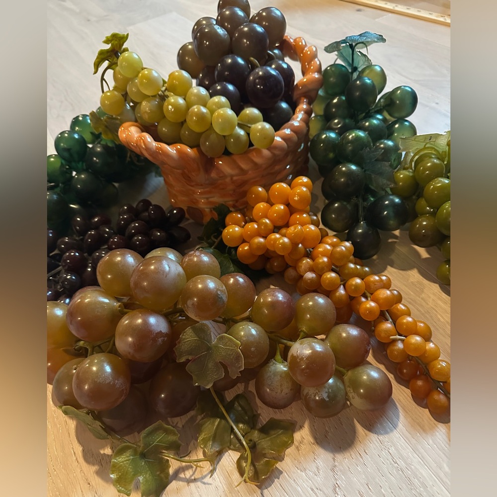 Large Lot Realistic Grapes 8 Bunches Various Sizes Colors Lengths with Leaves